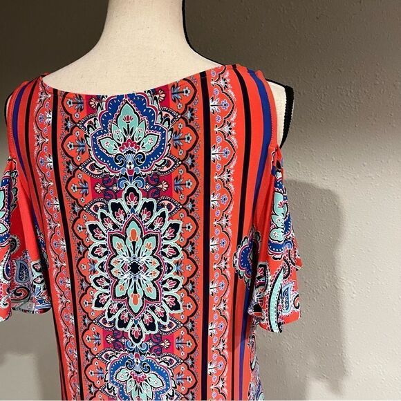 A-line loose fit v-neck short sleeve cold shoulder paisley print dress - Picture 7 of 13